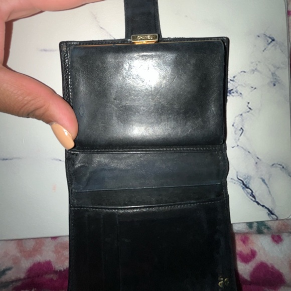 Chanel Bifold Wallet in Caviar Leather - Picture 2 of 11